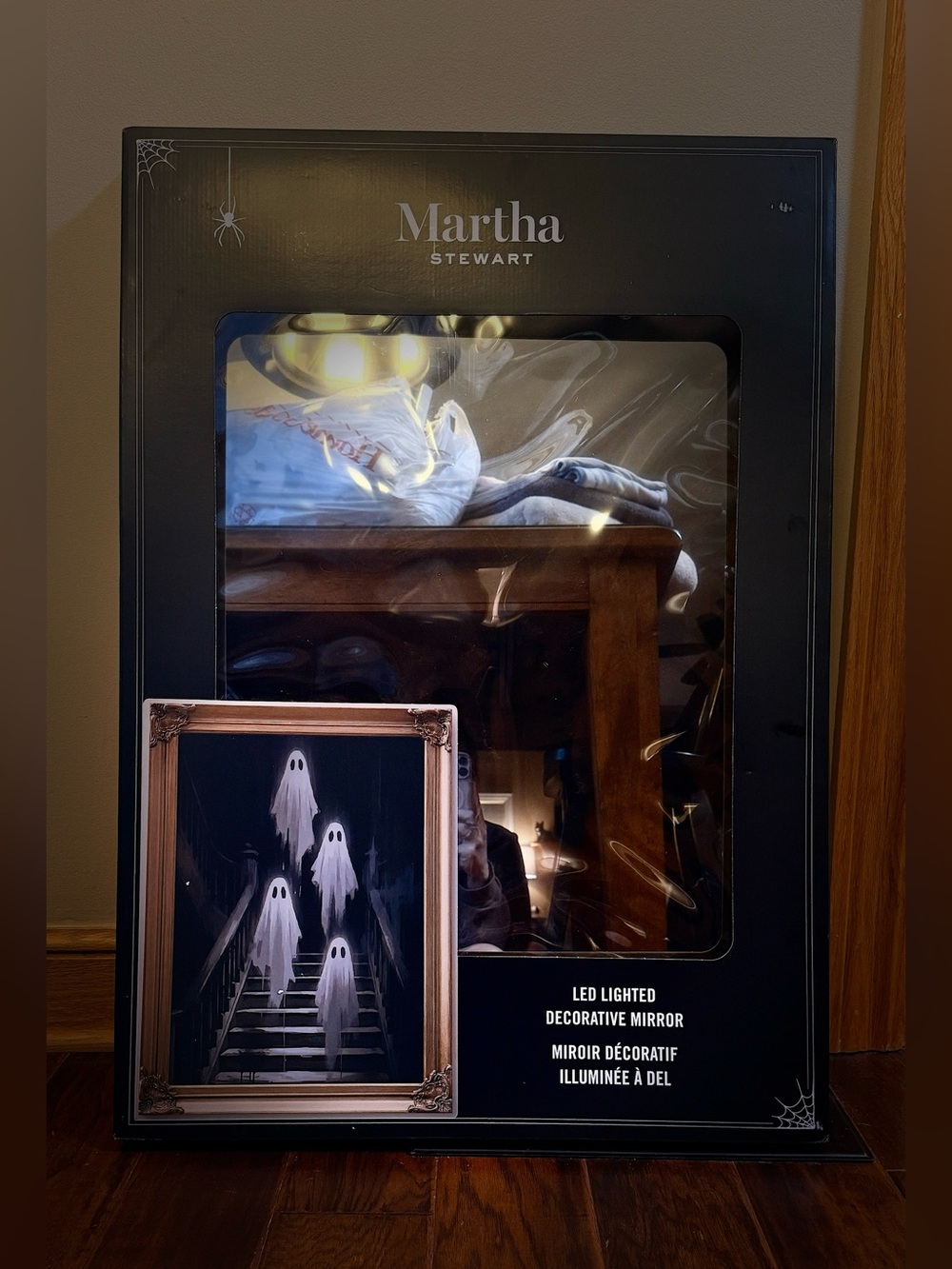 VIRAL MARTHA STEWART 4-GHOST STAIRCASE LED MIRROR — BRAND NEW IN BOX